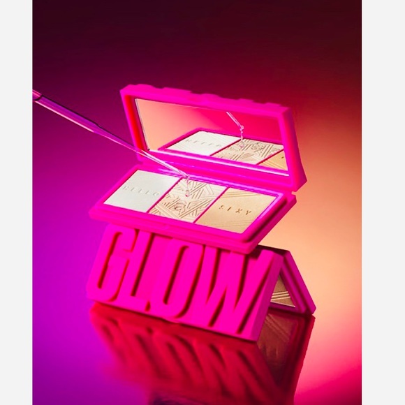 ๐๐HOST PICK ๐ฅณ๐๐New GlamGlow Glowpowder - Picture 9 of 17